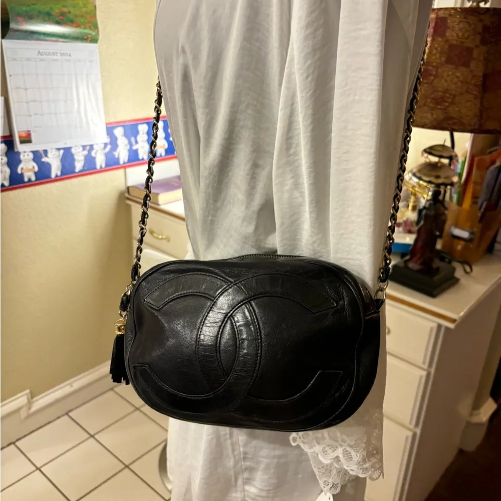 Vintage Chanel Tassel Lamb Skin Oval Camera Bag - Picture 13 of 16